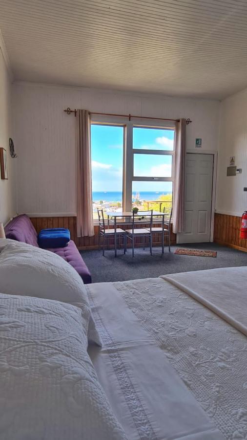 Hostal El Meson Punta Arenas Exterior photo